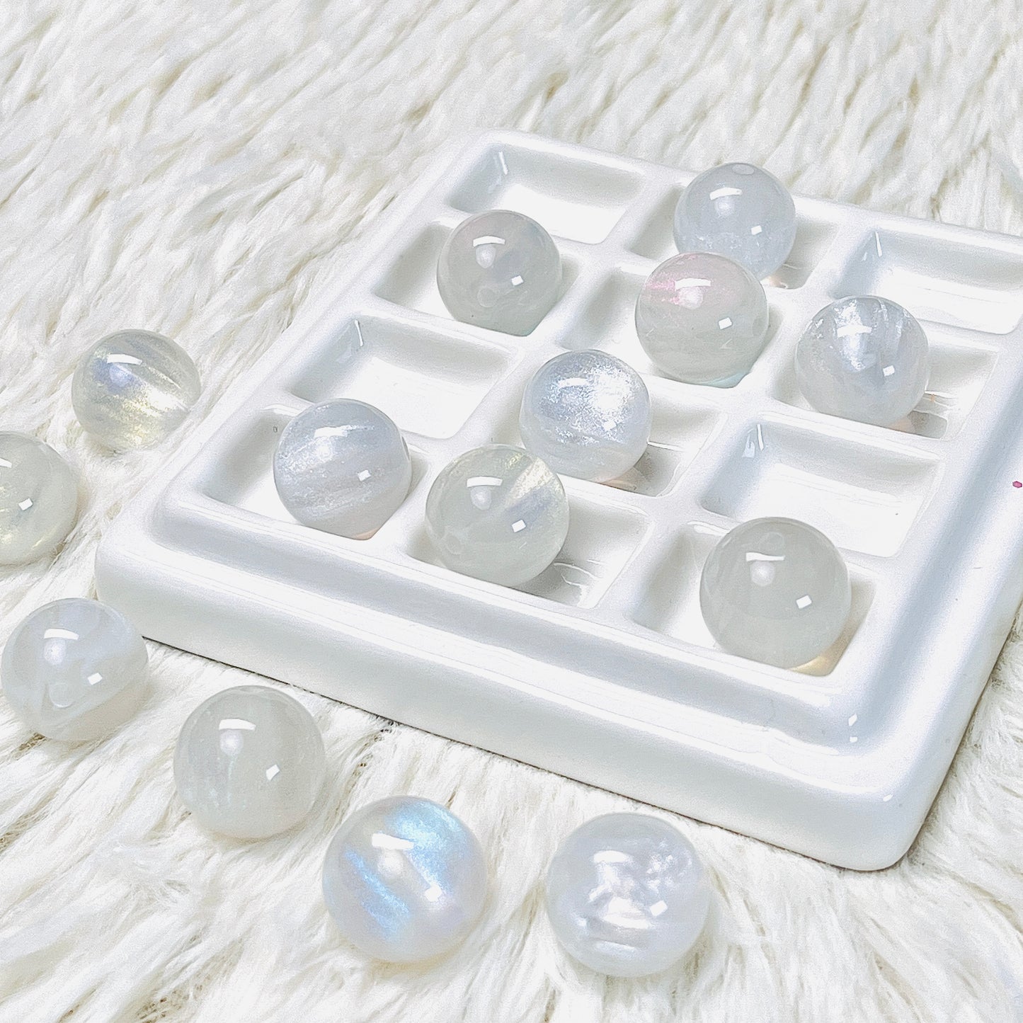 16MM Galaxy In White